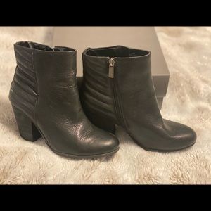New Vince Camuto VP-Hana, black booties size 8.5